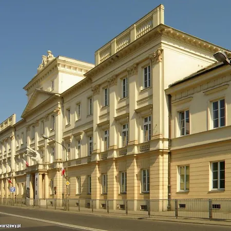 Theater Academy Old Town Apartment *