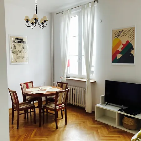 Theater Academy Old Town Apartment *